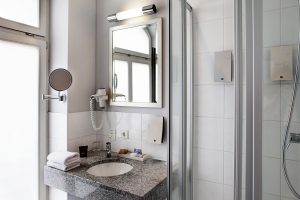 Badezimmer Ramada Hotel Frankfurt Central Station